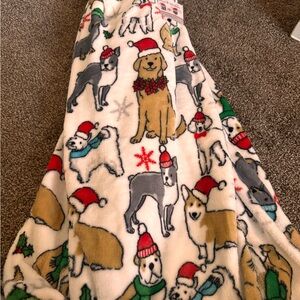 *NEW* Wags & whiskers 50x70 in holiday dog throw